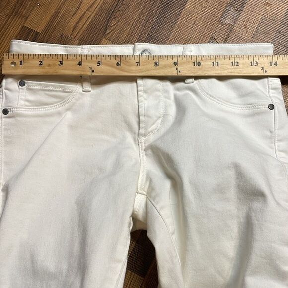 Articles of society woman’s white skinny denim jeans size 26 - Picture 6 of 8